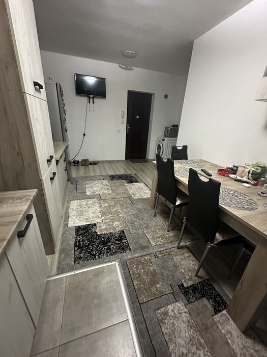 Vand apartament cu 2 camere