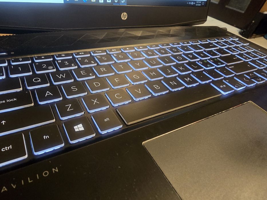 Laptop Hp Pavilion i5 gen 8 16gb ram gtx 1050ti fullhd