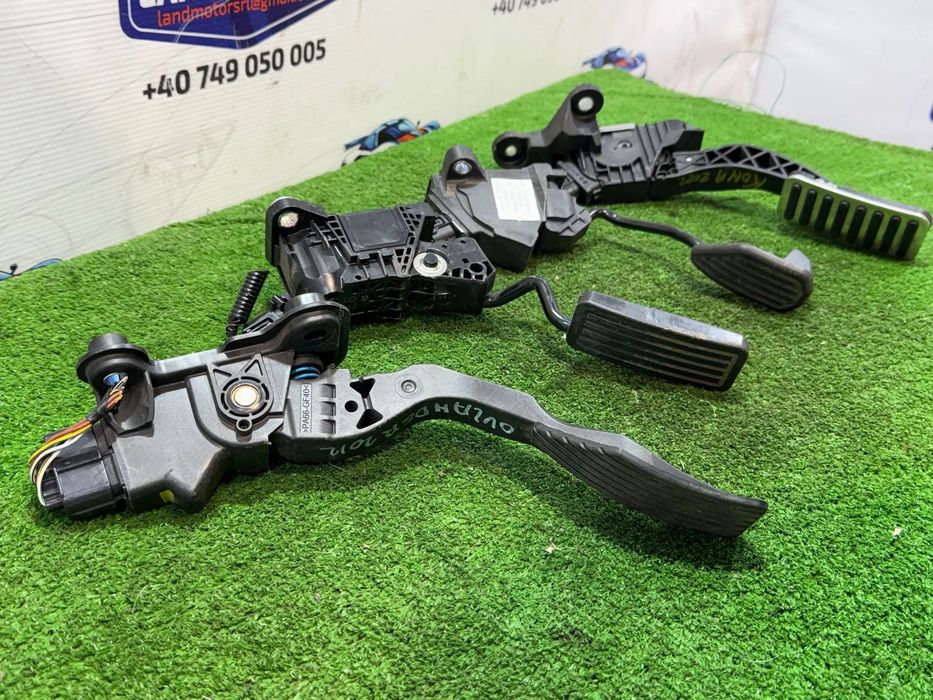 PEDALA ACCELERATIE ELECTRICA  MITSUBISHI OUTLANDER 2 2.2 DIESEL 2012 2005-2012 / HONDA CR-V 2.2 DIESEL 2015 2012-2016 / TOYOTA YARIS 1.5 B HYBRID 2017 2017-2020 / HYUNDAI KONA ELECTRIC 2022 2021-2023