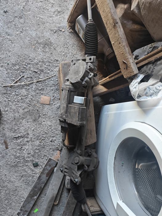 Продам рулевую рейку пассат б6