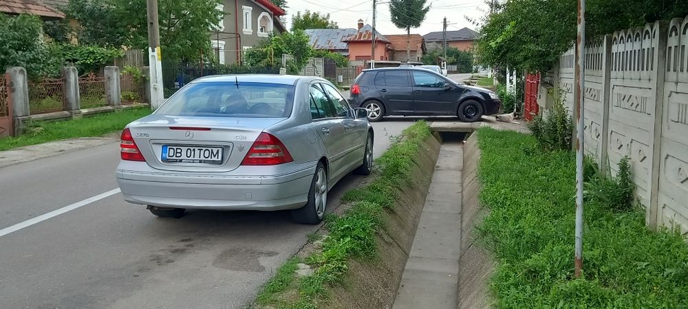 Vând Mercedes c clase 2005