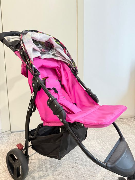 Детская прогулочная коляска