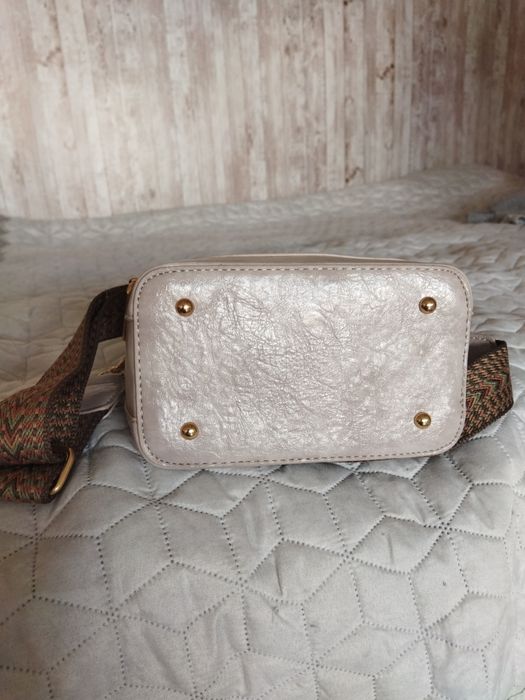 Дамска чанта - малка.