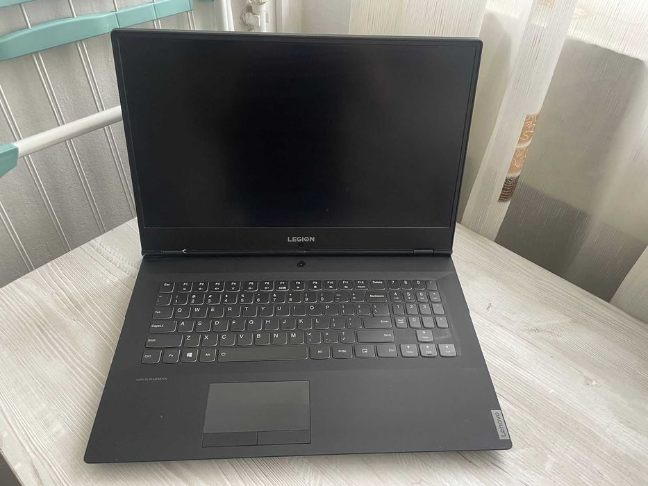 Laptop Gaming Lenovo legion y540 17IRH cu i5 gen 9 RTX1650 si 16RAM