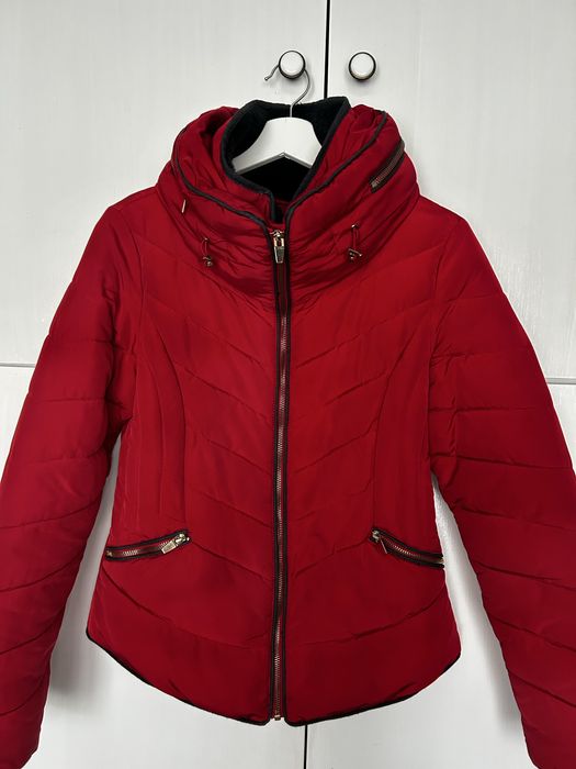 Червено зимно яке Zara