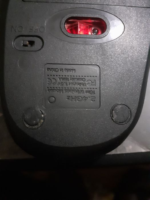 Vând foarte convenabil un maus pentru laptop sau calculatoare fără fir