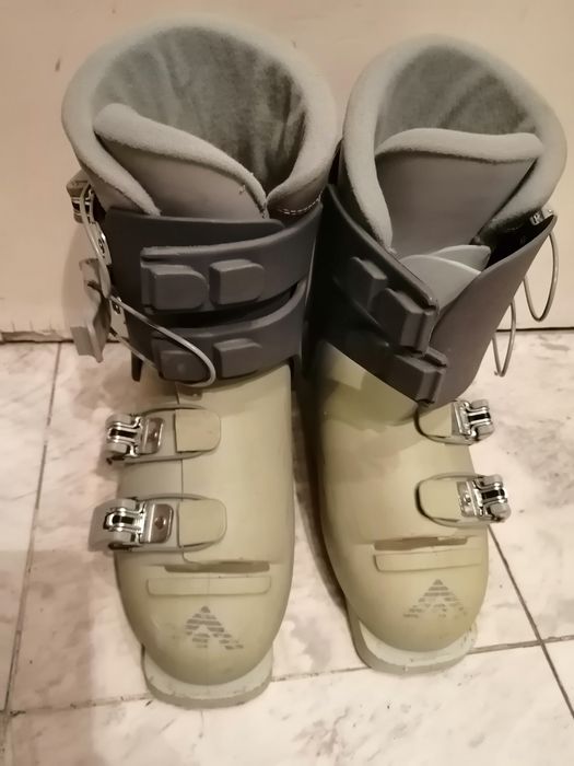 Детски ски и ски обувки