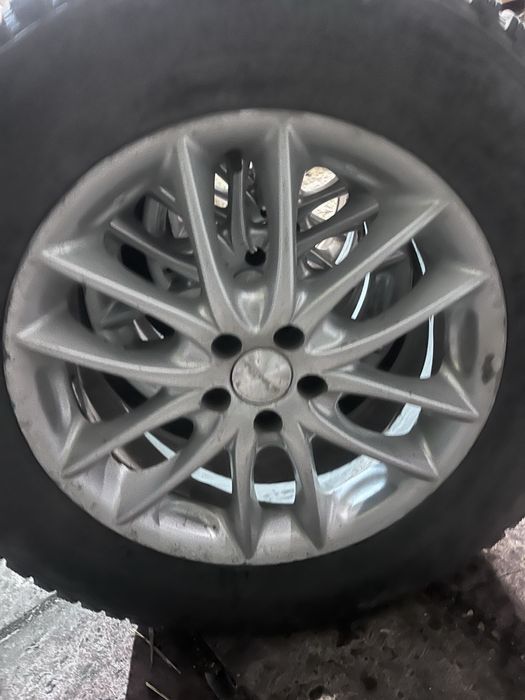Продам диск на 17 с резиной