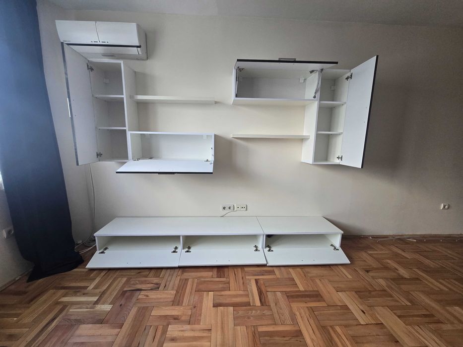 Хилна секция черно и бяло