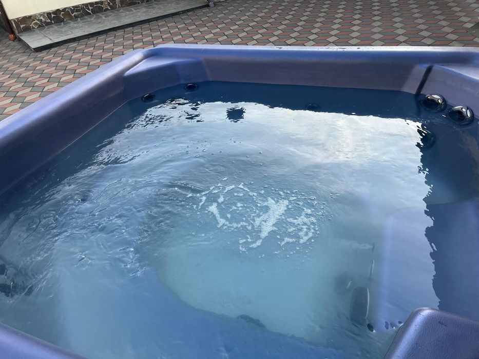 Jacuzzi cu hidromasaj