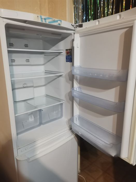 Продам холодильник