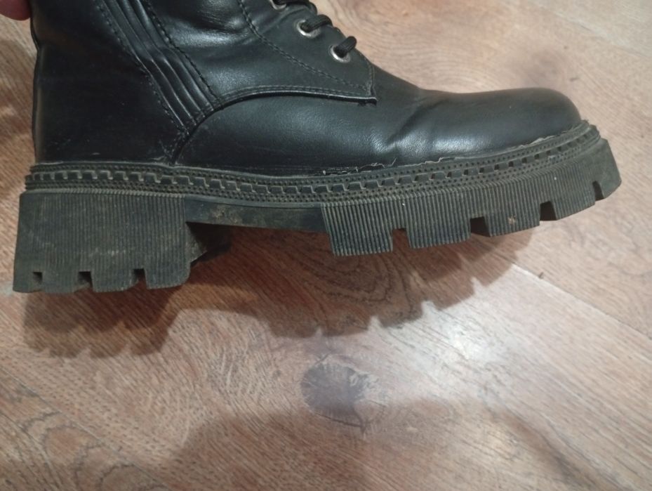 Продам зимние сапоги .