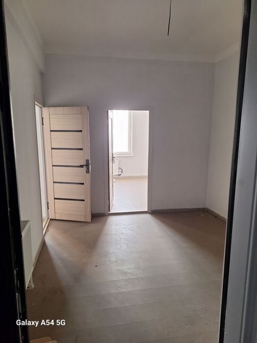 Kvartira 3 xonali 92 kv m