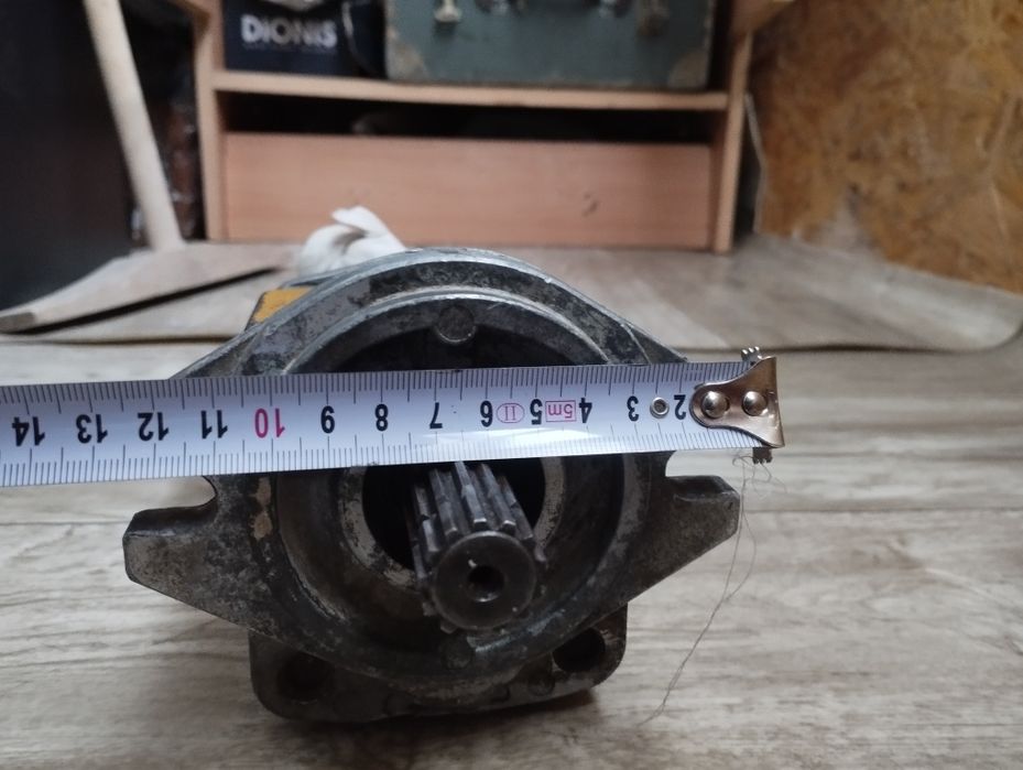 Продам насос на манипулятор