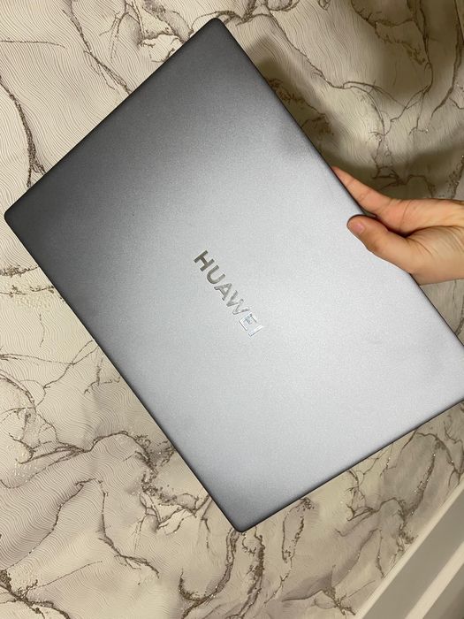 Huawei matebook d16