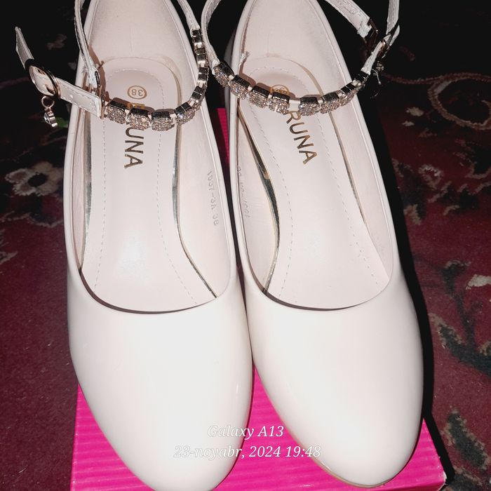 Zudlik bilan sotiladi Ayollar tuflisi Bruna firma xitoy bejeviy rang y