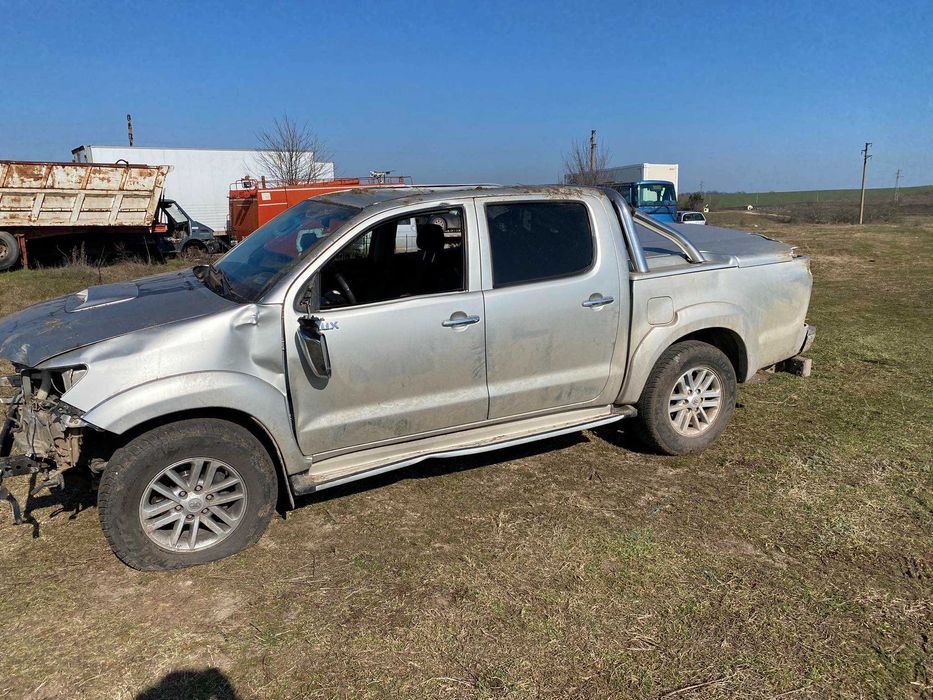 toyota hilux 3.0 d4d facelift navi на части тойота хайлукс автомат