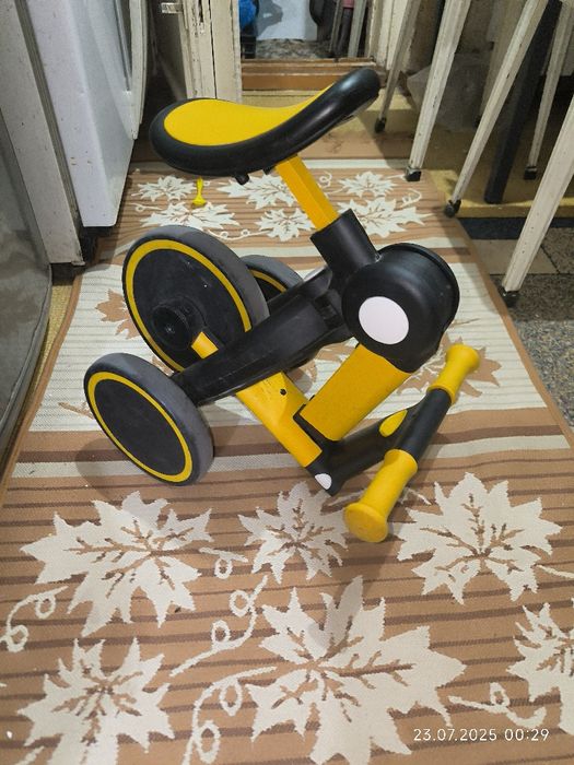 Продам беговел 3 в 1