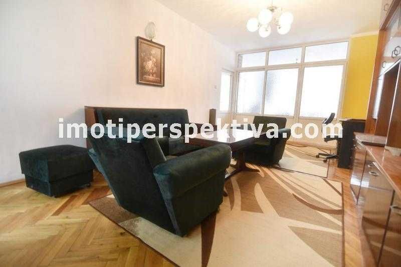 Продава се Тристаен апартамент в Пловдив, Кючук Париж - 100 кв.м за 2300 €/кв.м - Снимка #2