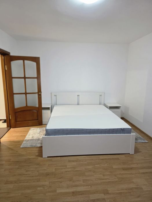 Inchiriez garsoniera