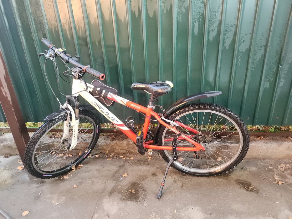 Продам велик красного цвета