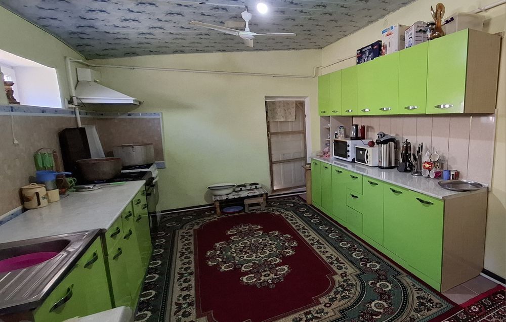 Тез арада угловой уй сатылады