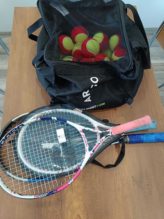 Тенис топки и ракети
