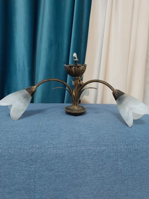 Продаются люстры