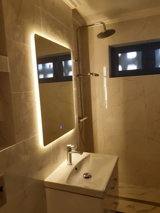 Vand apartament 2 camere semidecomandat caransebes