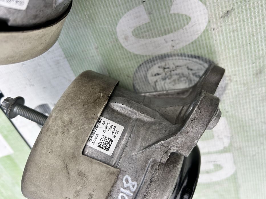 Tampon motor stânga și dreapta Mercedes GLC 3.0 Benzină 2018