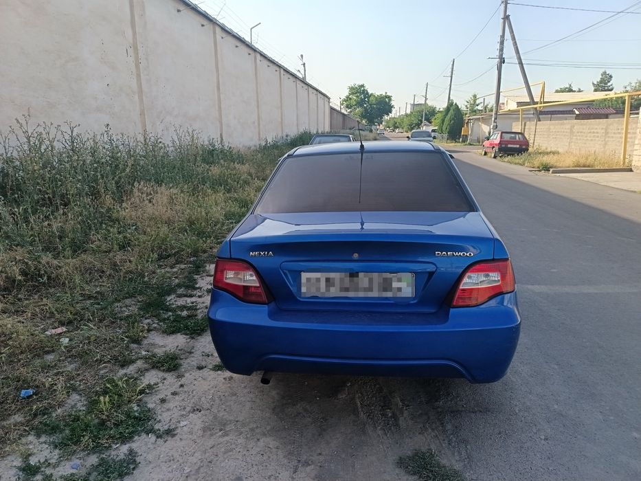 Продаю свою нексия2