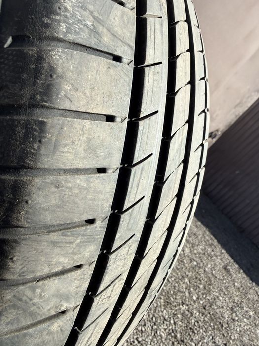Шины R17 очень в хорошем состояний, 1 сезон катался