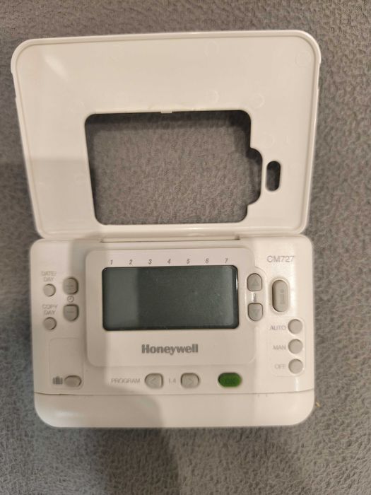 Стаен безжичен термостат Honeyweel CM727