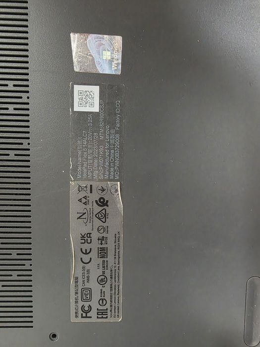 Vând laptop Lenovo IdeaPad Flex 5 – Ryzen 7, 16 GB RAM, SSD 512 GB, Touchscreen 360°