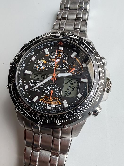 Ceas Citizen Skyhawk Eco Drive Radio-Control 45 mm