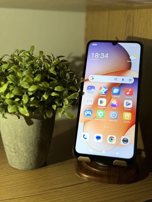 Продам телефон Redmi 13c 6/128