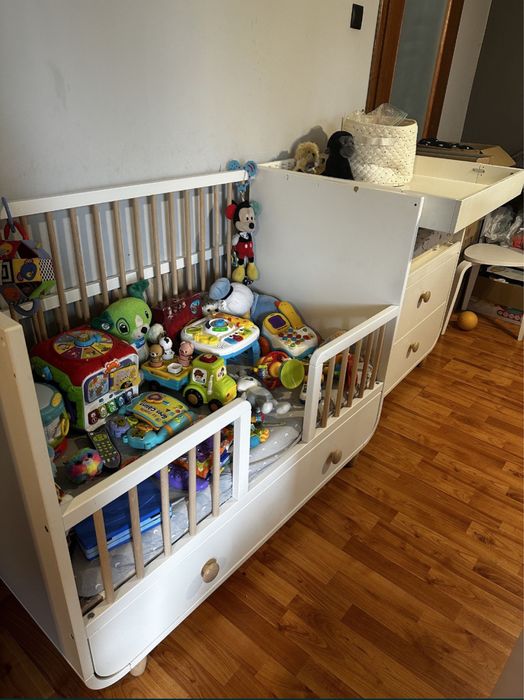 Patut si masă de infasat Ikea (colectia Myllra)