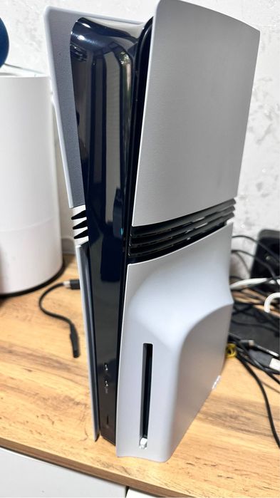 Продам Playstation 5 Pro 2TB как новый б.у привозной как на фото