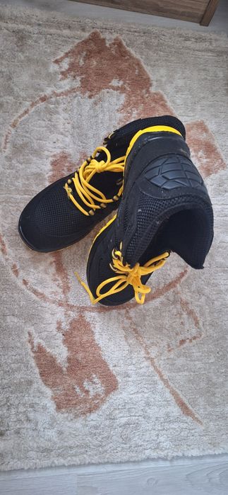 Vand bocanci Elten noi, marimea 40