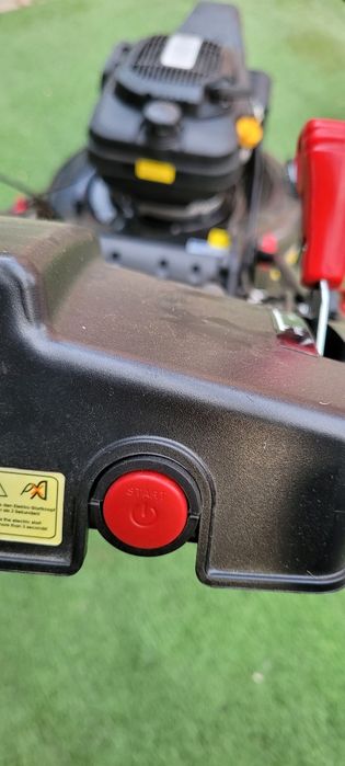 Mașină de tuns iarba/gazon pe benzină de 224ccm pornire la buton 53 cm