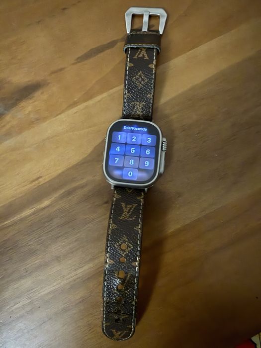 Apple Watch Ultra 49mm Titanium GPS+Cellular