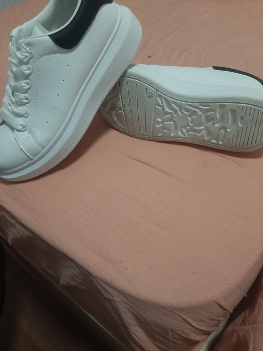 Adidași băieți de vanzare