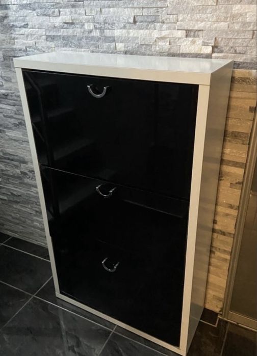 Dulap pentru pantofi marca MobExpert