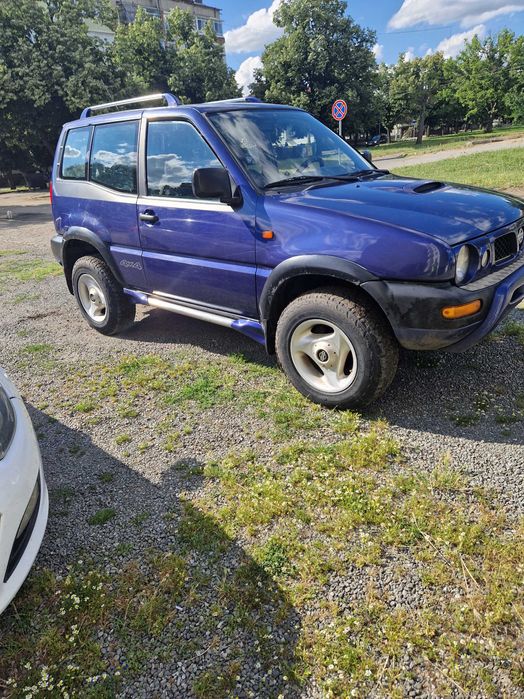 Продавам Кола,Джип 4*4