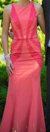 рокля  LUCY в прасковен цвят