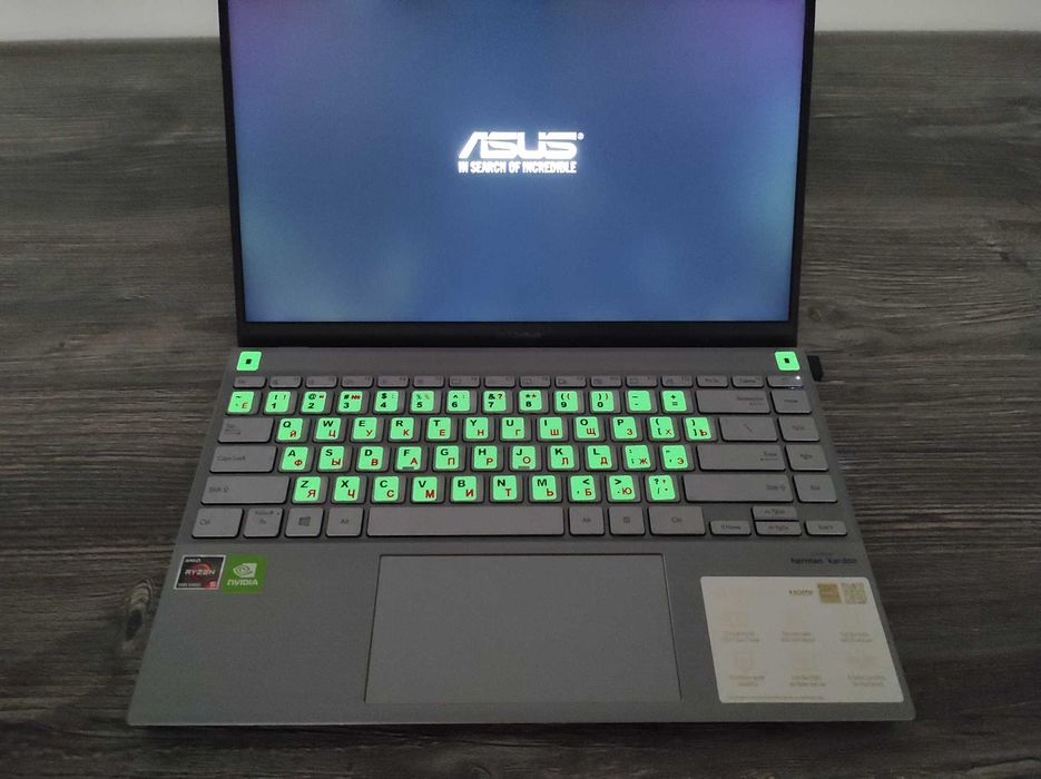 ASUS ZENBOOK 14 / Ультрабук