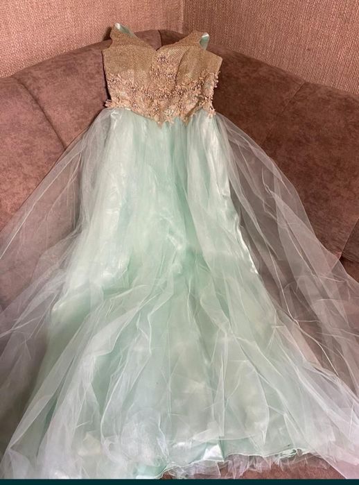 Детское нарядное платье