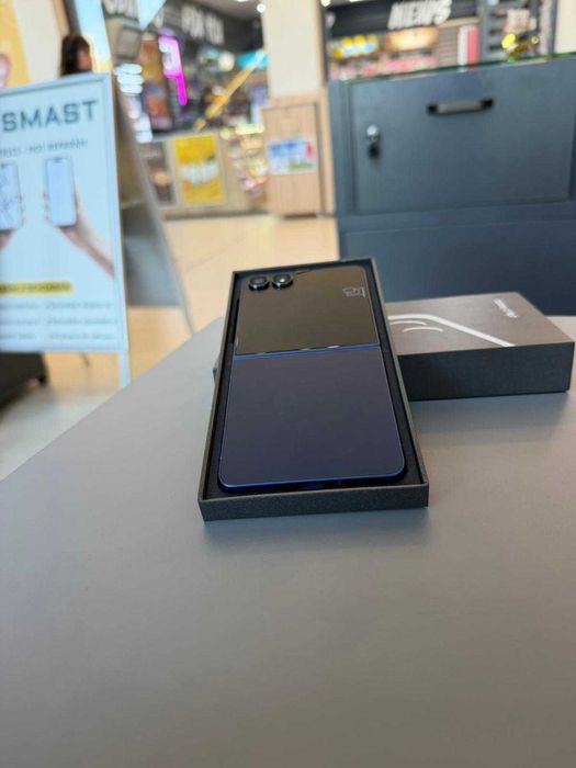 Samsung Z Flip 7 | 256 GB | Stare Foarte Buna | Acceptam Si Schimburi | Posibilitate In Rate .