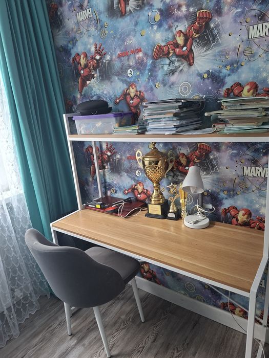 Продам стол для учёбы  работы