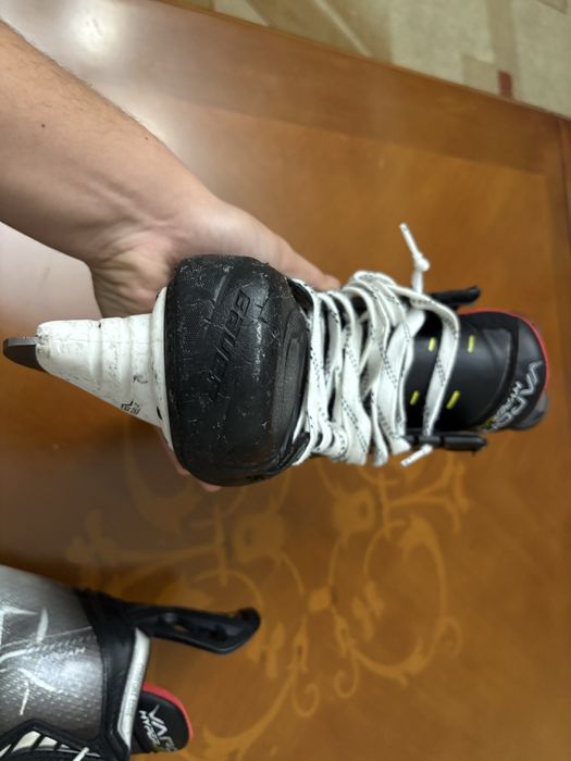 Продам коньки bauer